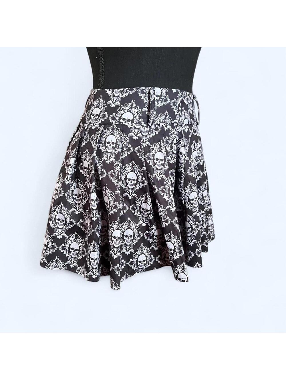Black White Skull Print Goth Grunge Mini Skirt Size Small - Picture 3 of 5